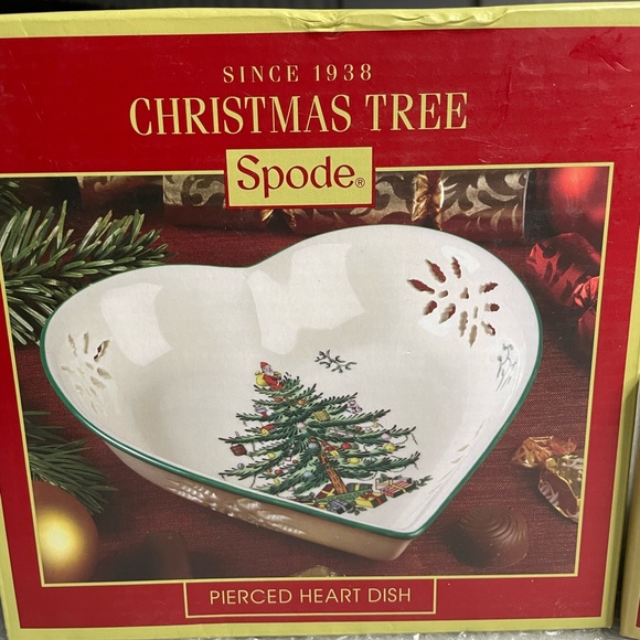 Spode Christmas Tree Pierced Heart Dish & Pair of Votive Candle Holders - Picture 2 of 10